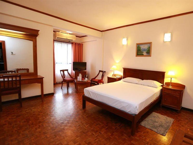 Hotel Sapphire Коломбо Экстерьер фото
