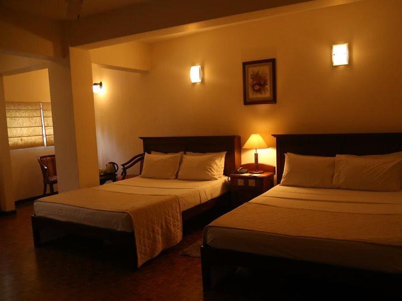 Hotel Sapphire Коломбо Экстерьер фото
