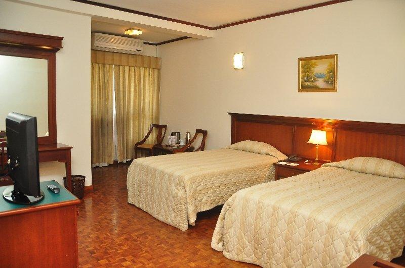 Hotel Sapphire Коломбо Экстерьер фото