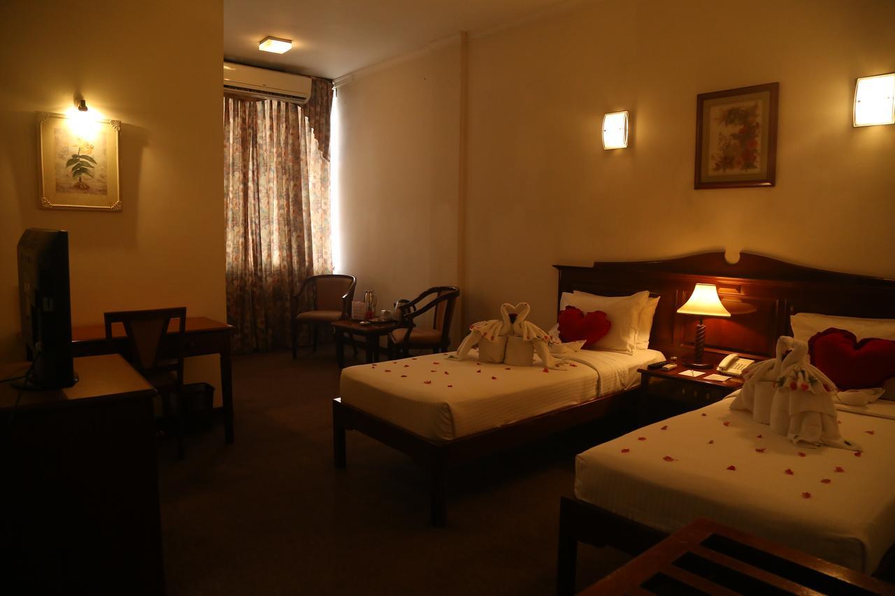 Hotel Sapphire Коломбо Экстерьер фото