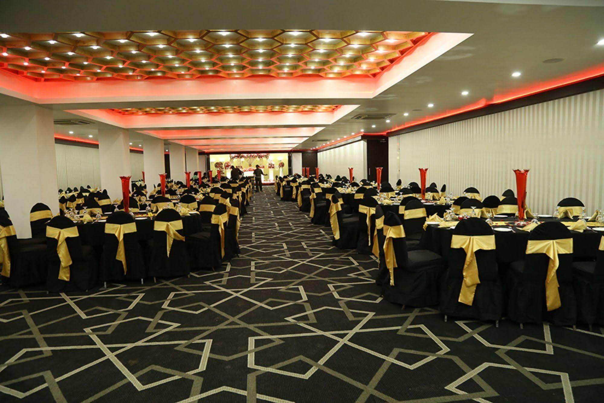 Hotel Sapphire Коломбо Экстерьер фото